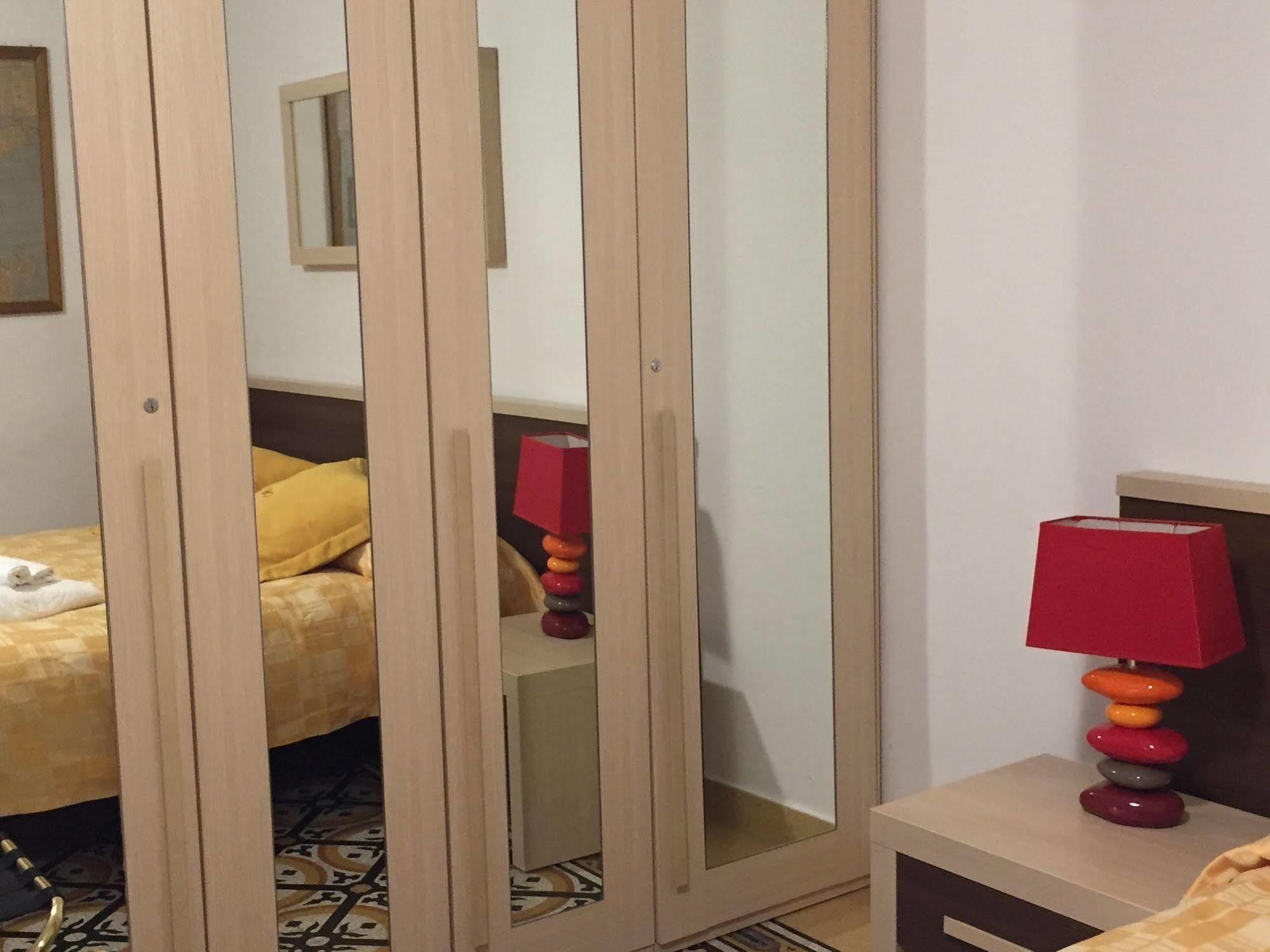Morelli 2* Roma